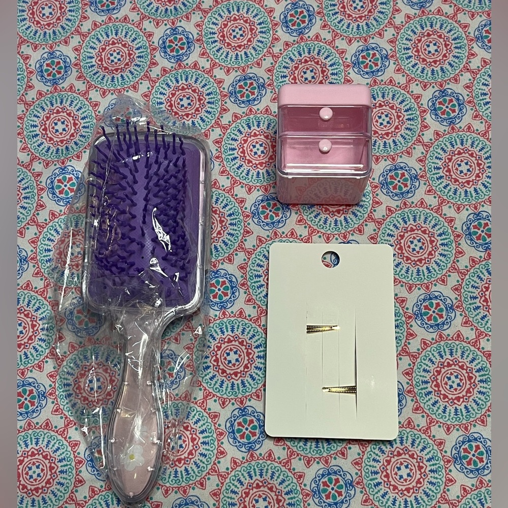 NWT Hello Kitty Hair Bundle:Shaker Brush, clips, drawer mini storage dry shampoo - Picture 5 of 7